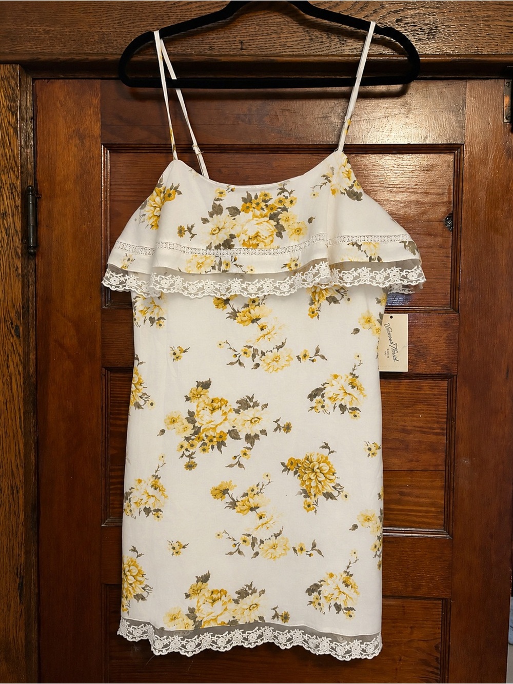 Universal Thread Floral Lace Trim Dress size Medium